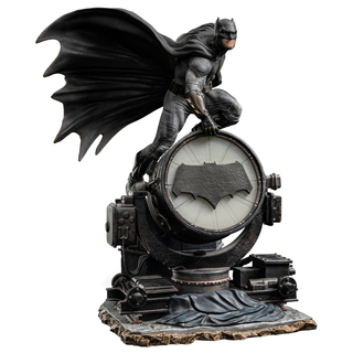 Iron Studios Liga de la Justicia de Zack Snyder - Batman en Batseñal Deluxe Estatua Arte Escala 1/10