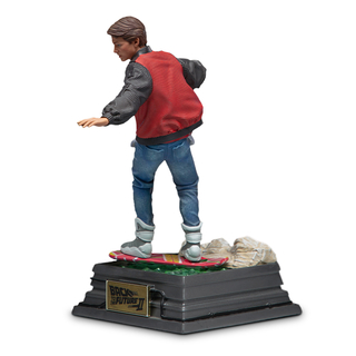 Iron Studios Vissza a jövőbe II - Marty McFly a légdeszkán szobor Art Scale 1/10