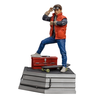 Iron Studios BTTF1 - Marty McFly szobor 1/10 méretarányban
