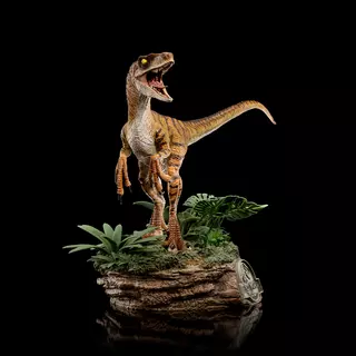 Iron Studios Jurassic Park: Lost World - Velociraptor Statue Deluxe Art Scale 1/10
