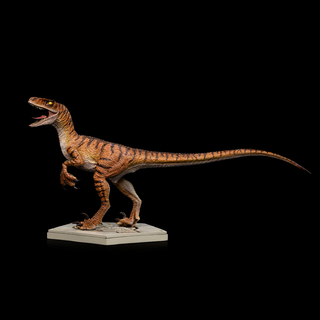 Iron Studios Jurassic Park: Zaginiony świat - Statua welociraptora w skali 1/10
