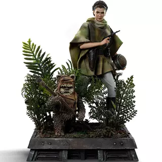 Star Wars Episode VI- Leia and Wicket- Art Scale 1/10