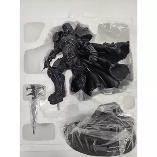 OUTLET_Blizzard World of Warcraft - Prince Arthas Statue